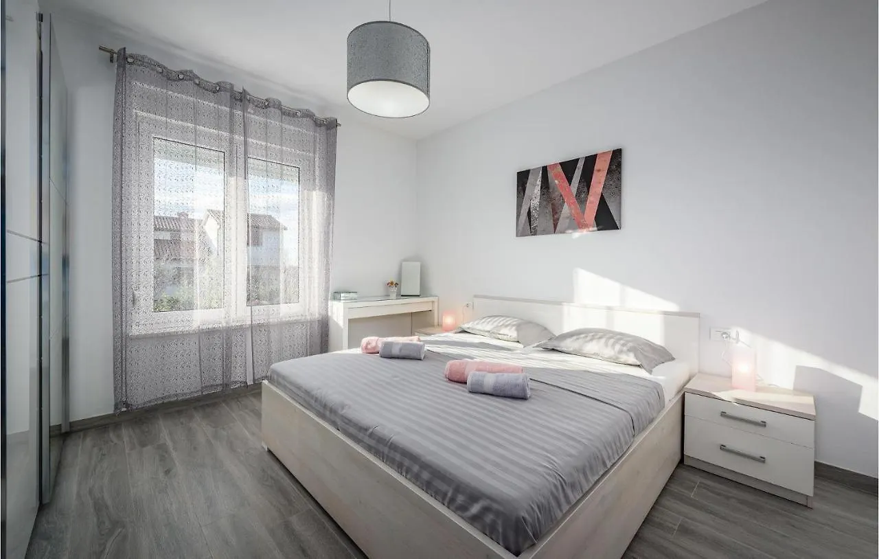 Beautiful home in Barban w/ Outdoor swimming pool&4 Bedrooms Vakantiehuis