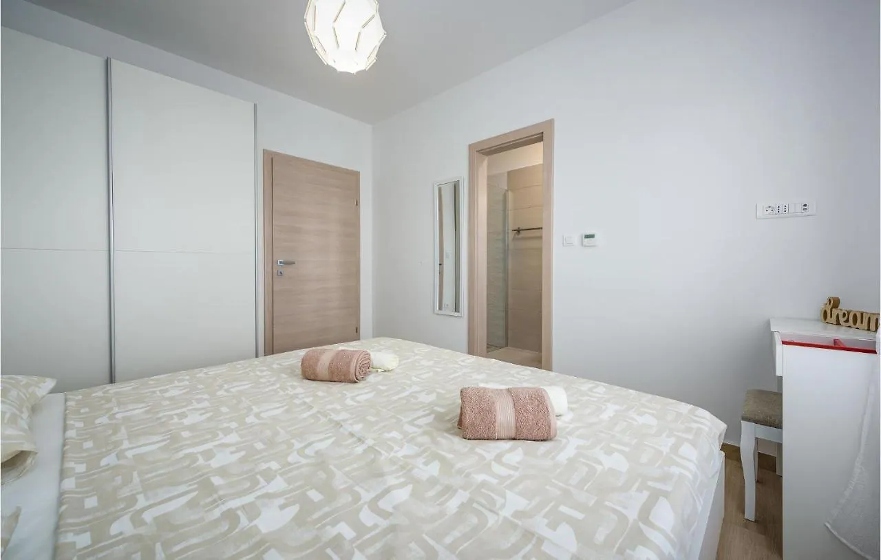 Vakantiehuis Beautiful home in Barban w/ Outdoor swimming pool&4 Bedrooms Kroatië