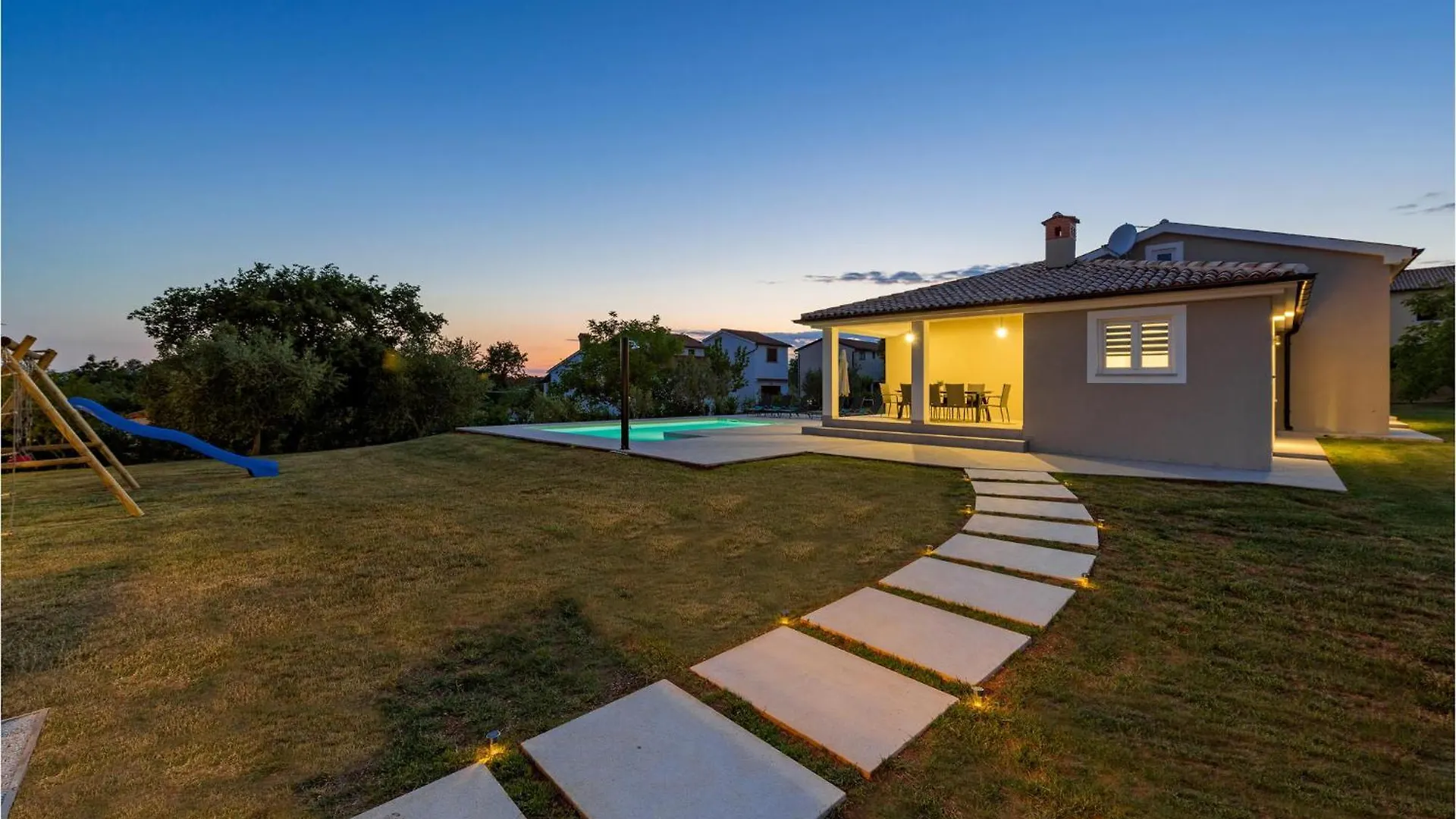 Beautiful home in Barban w/ Outdoor swimming pool&4 Bedrooms